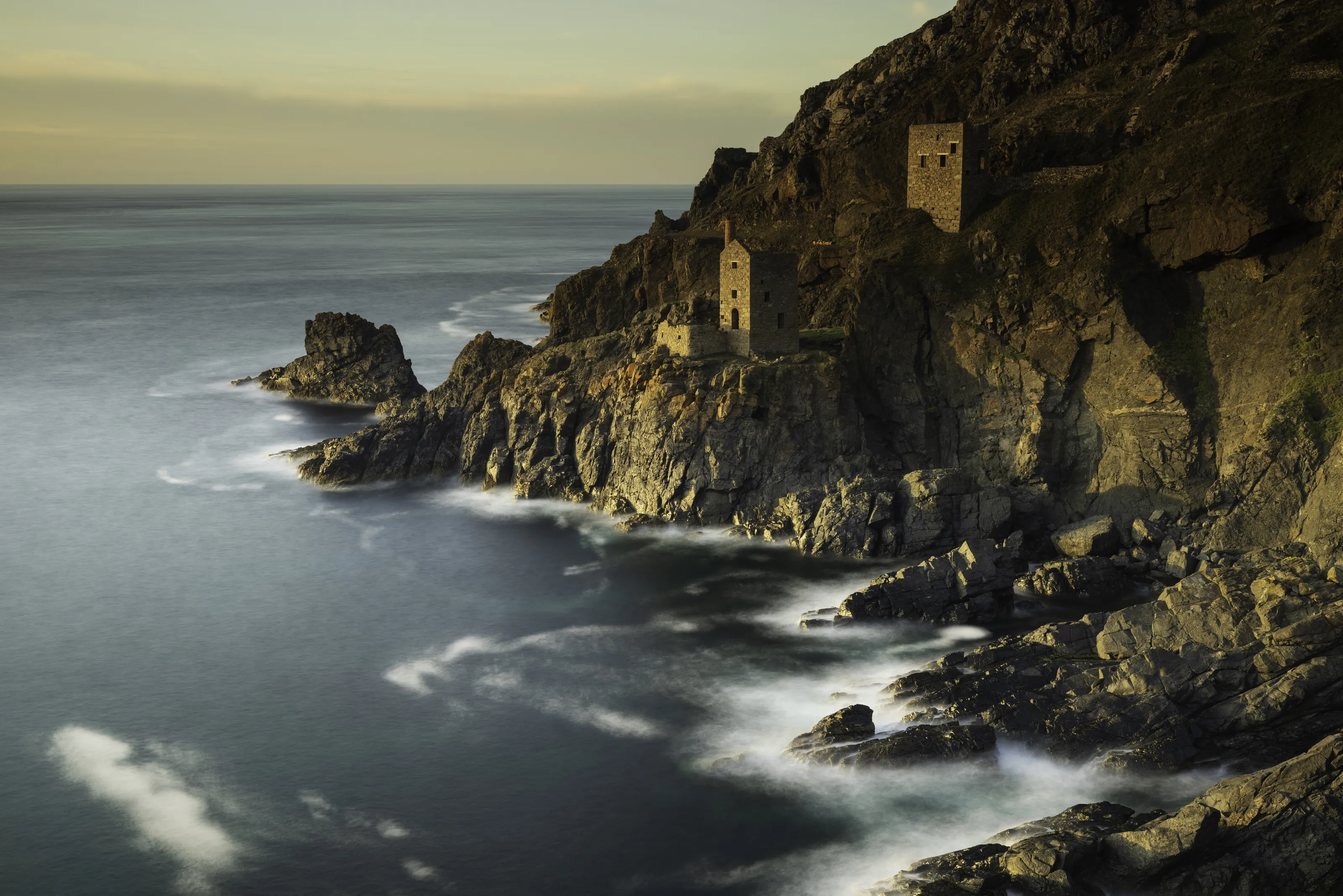 Coasts of Great Britain and Ireland (in colour)