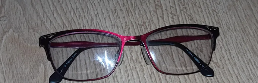 Spectacles (not sunglasses)