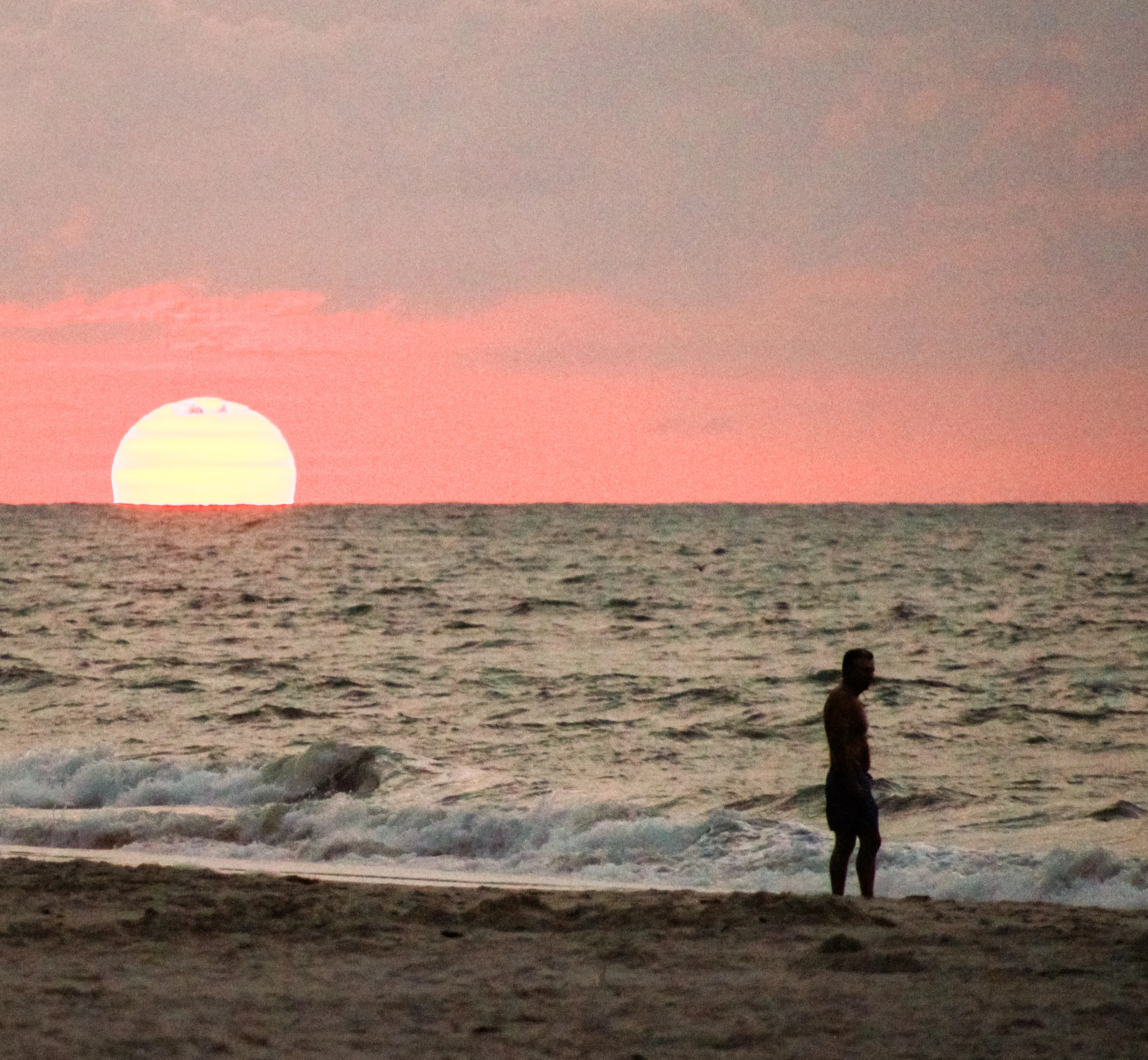 Sunrise or Sunset Over the Ocean (in colour)