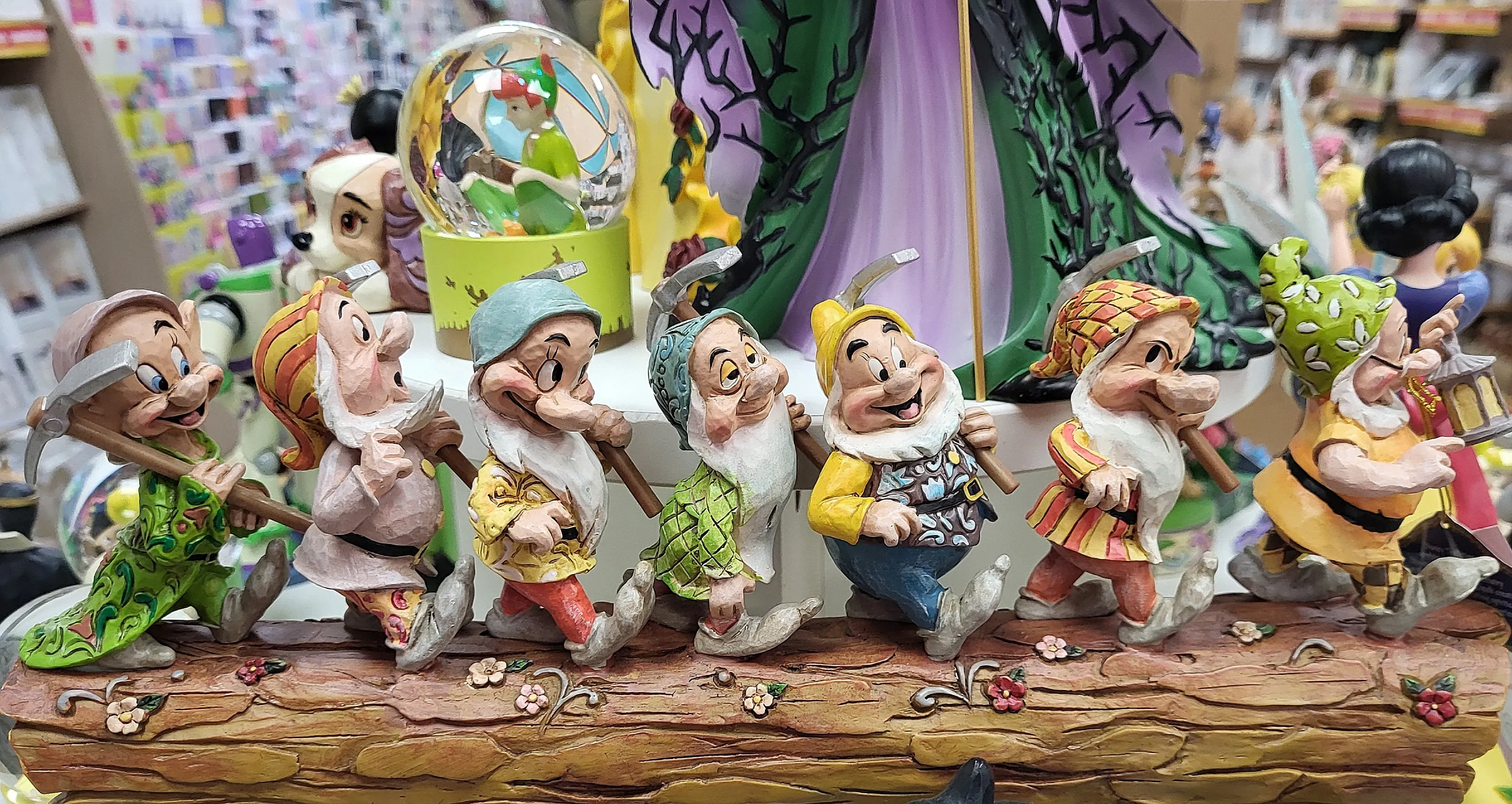 The Seven Dwarves From Snow White 🍎🤍