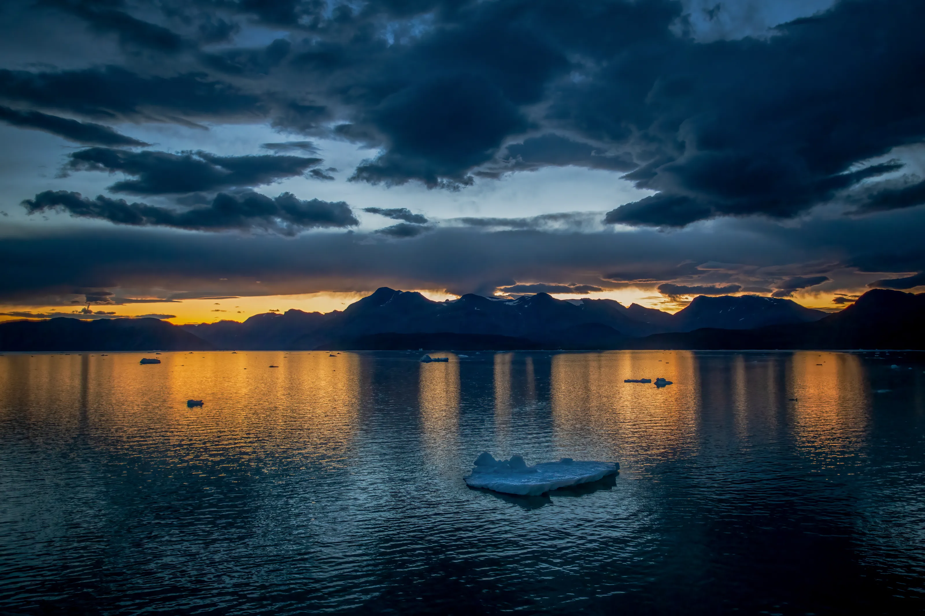 greenland dawn