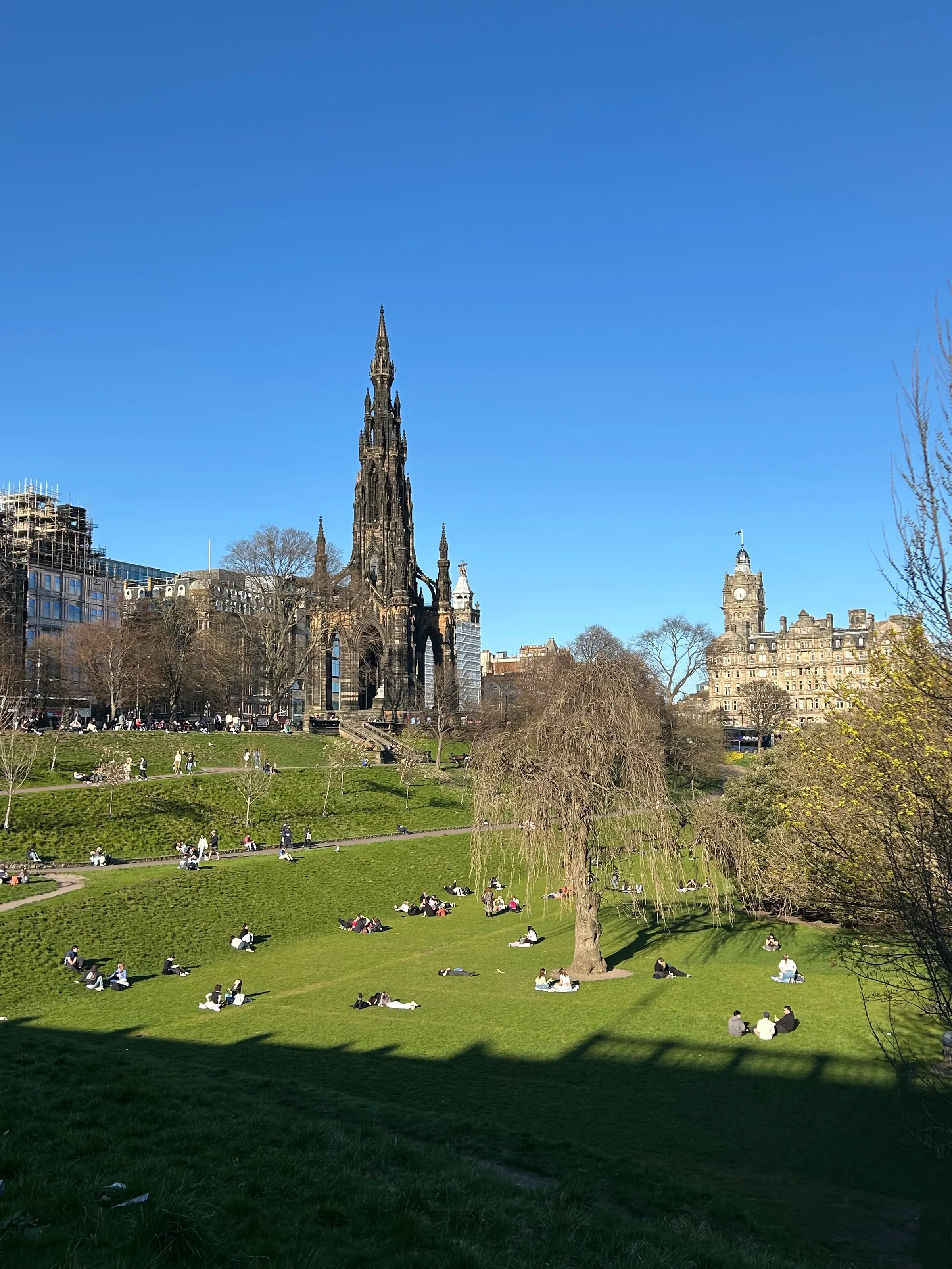 Sunny Day in Edinburgh