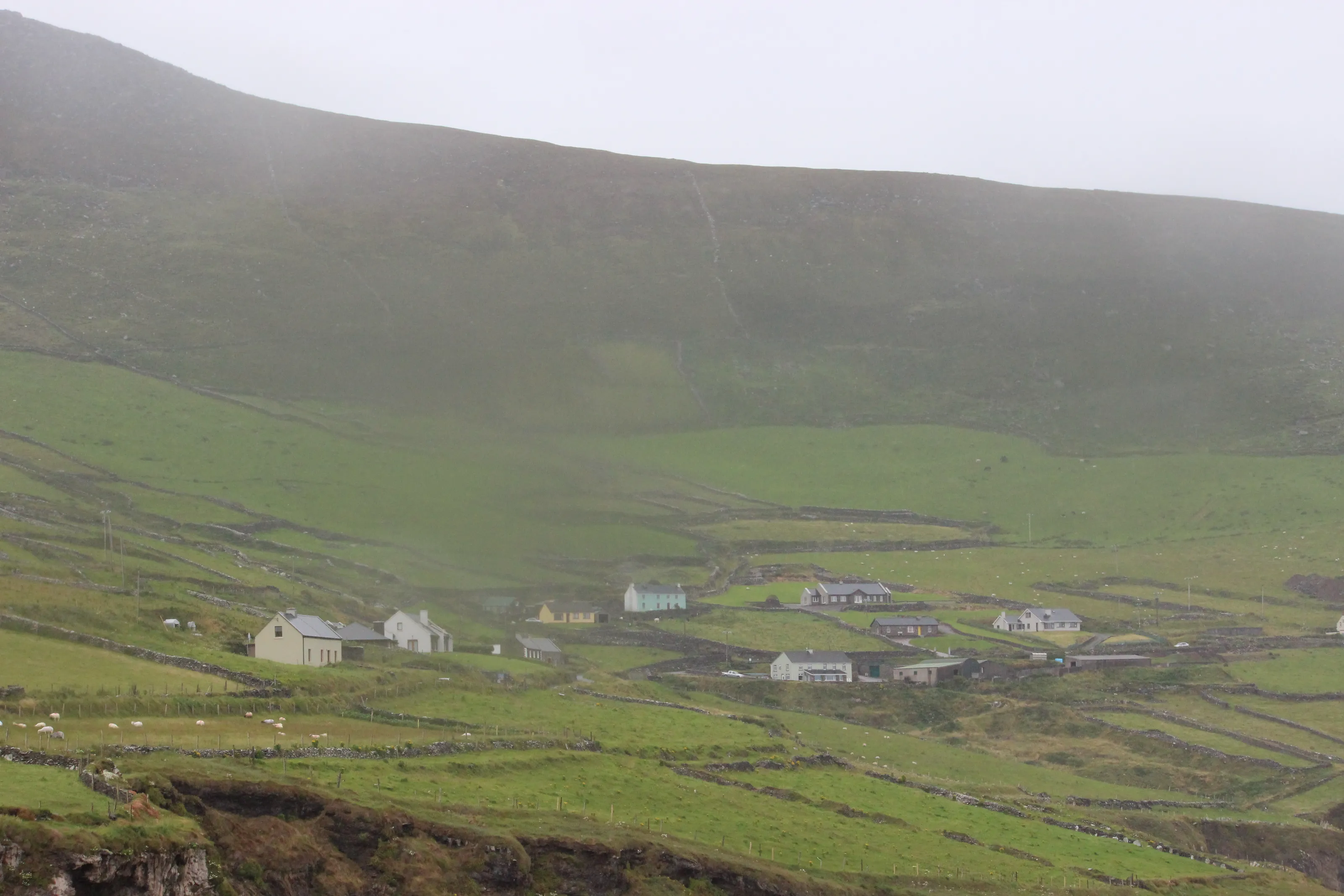 Natural Landscapes of Ireland (in colour)
