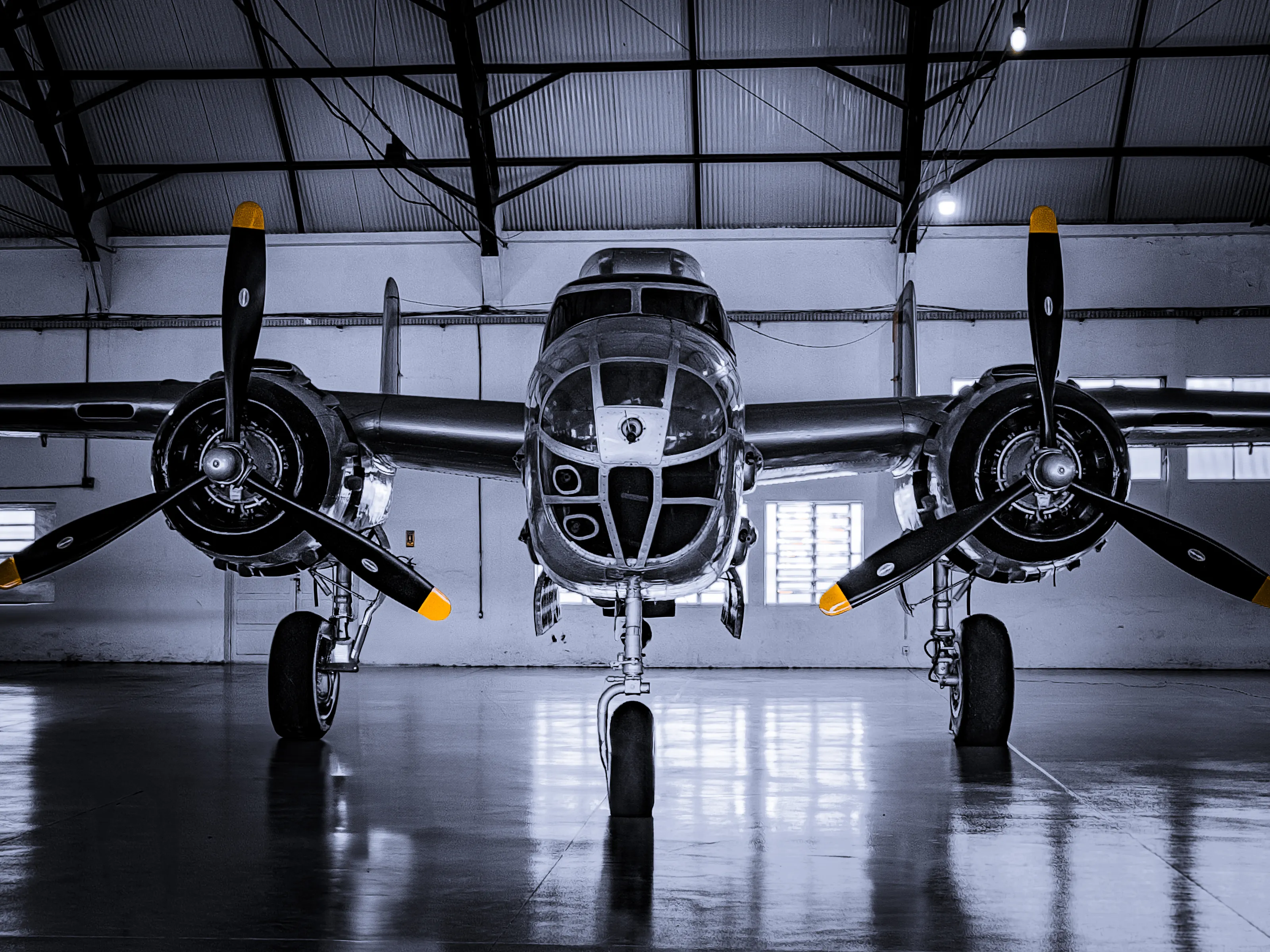 BOMBARDEIRO NORTH AMERICAN B-25J "MITCHELL"