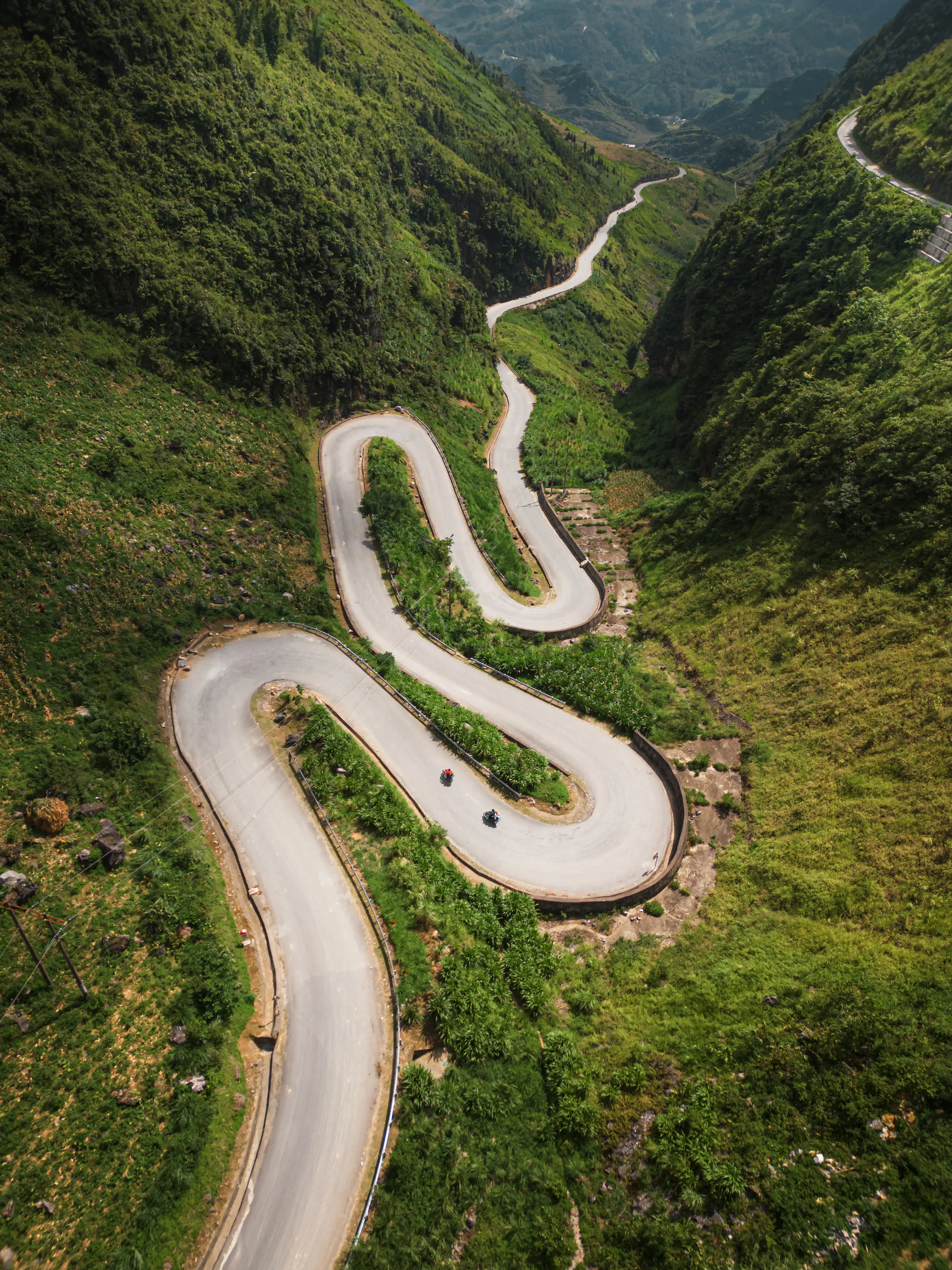 Roads - Doc Tham Ma