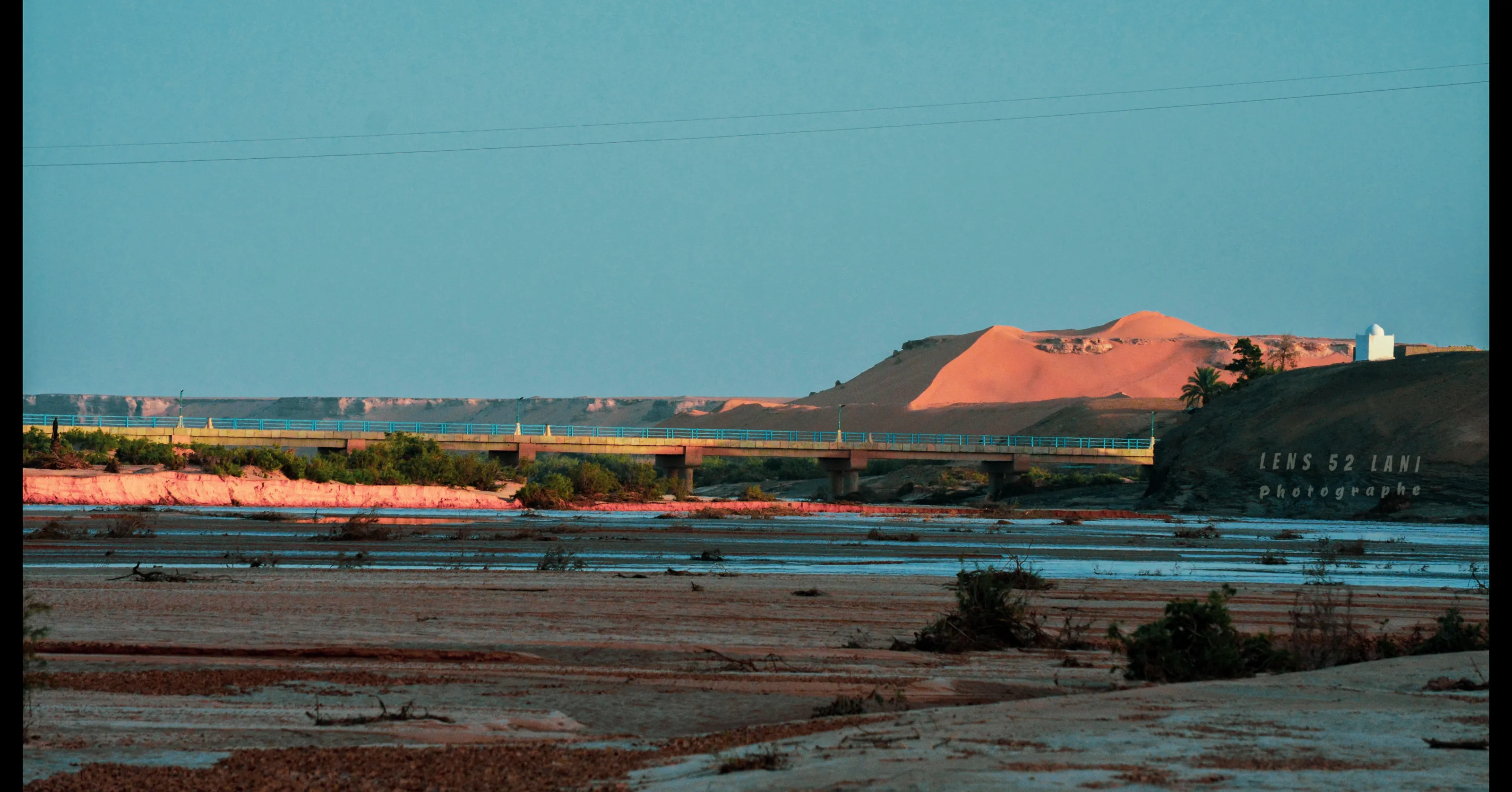 Sables humides dans les oueds du sud algérien