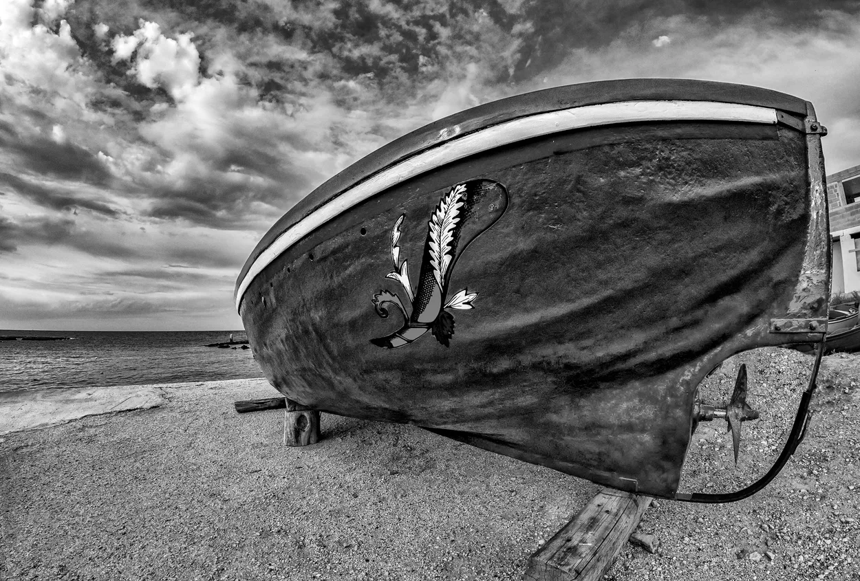 Stranded Boats in Black and White - transport photo contest ...
