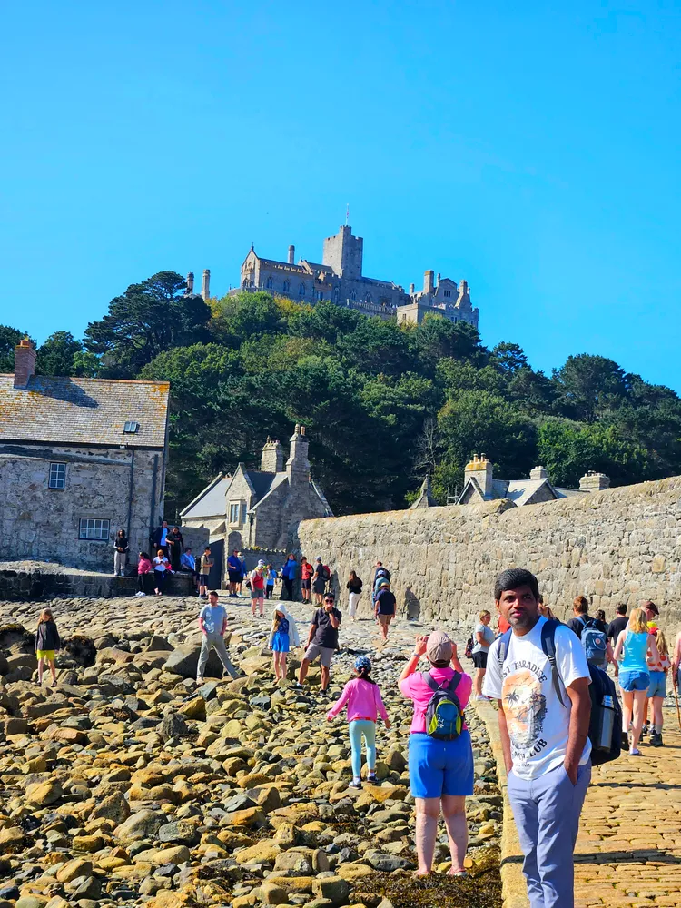Journey to the Tides of History