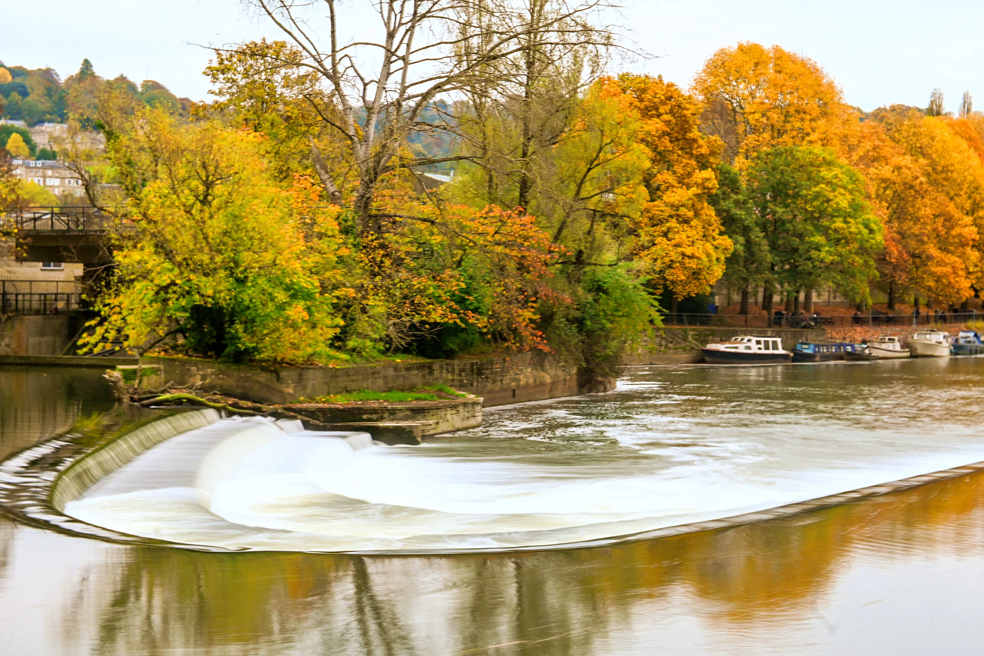 Autumn on the weir