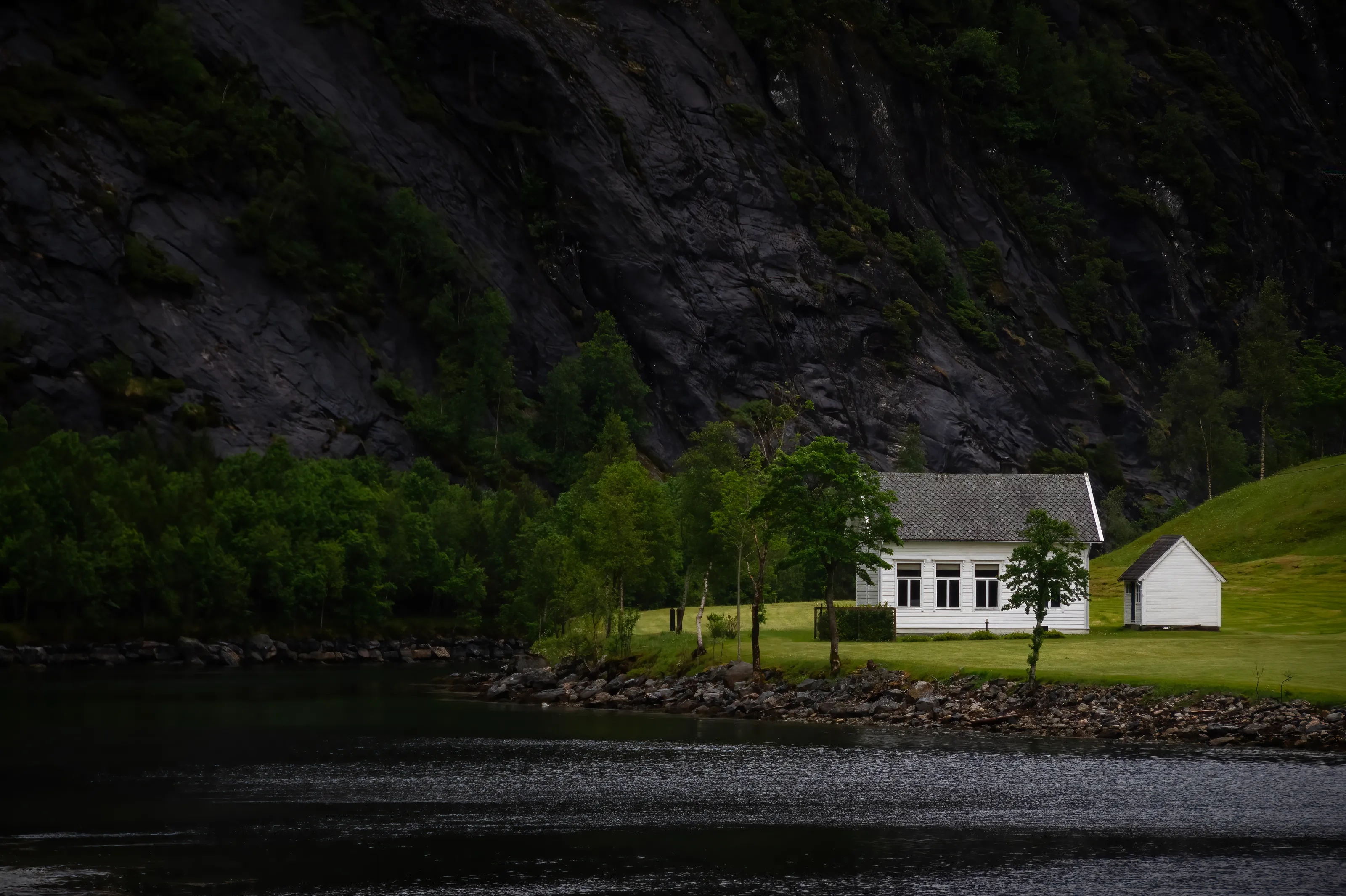 Mostraumen Fjord house