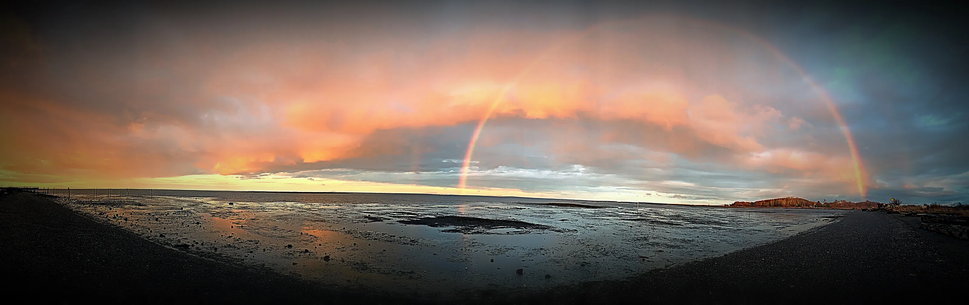 Rainbow tides
