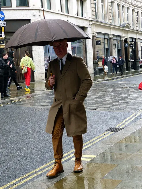 people-with-umbrellas