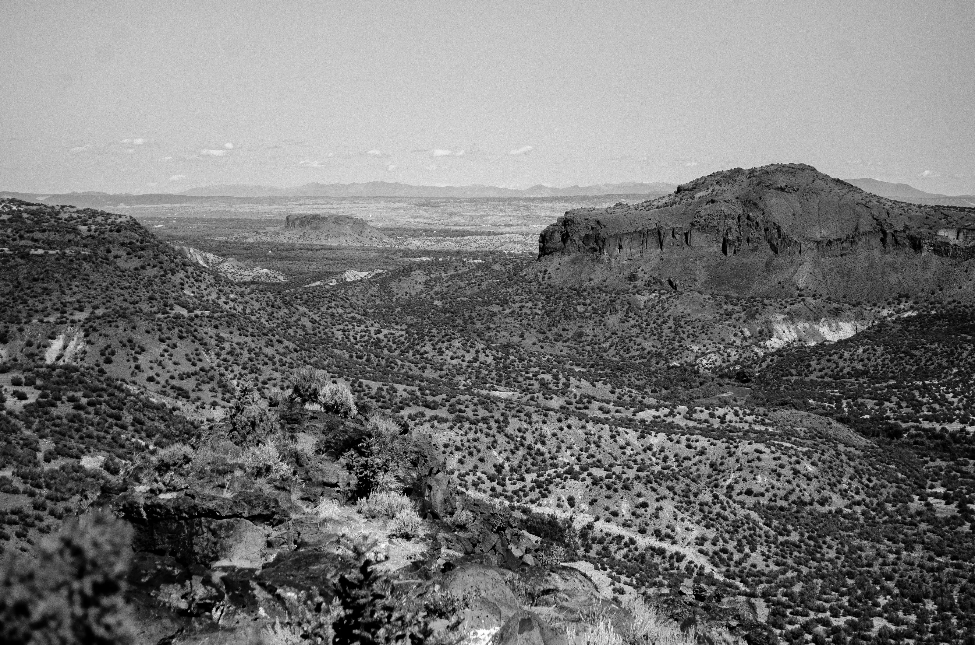 35°49'36"N 106°10'45"W