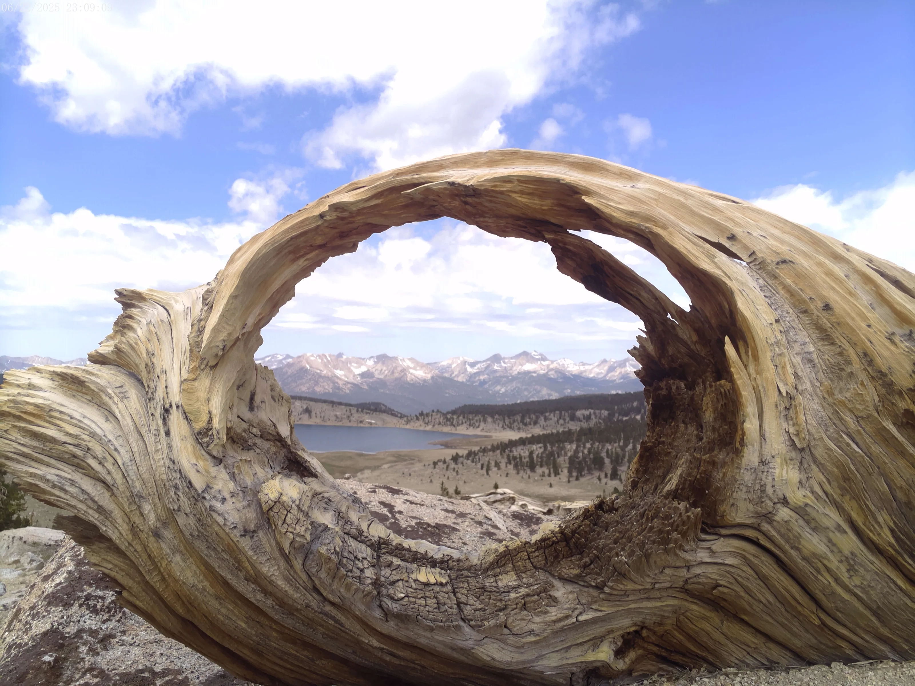 Descending the Boreal Plateau with a view of Funston Lake and the Great Western Divide