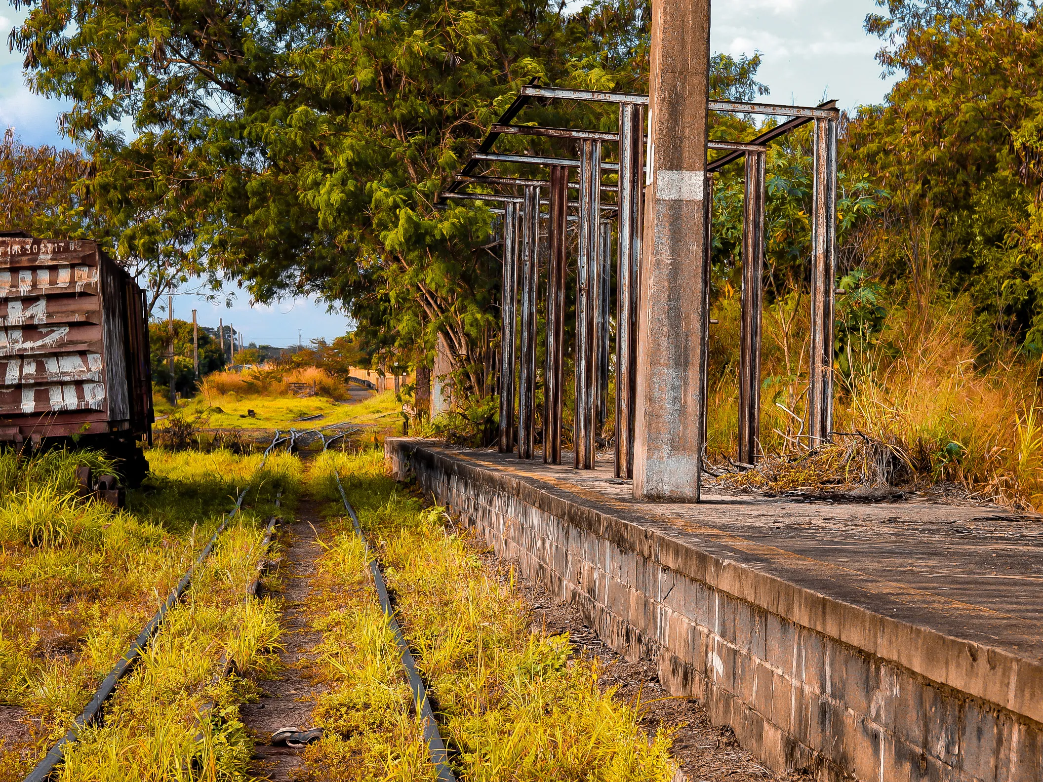 Echoes at the End of the Line