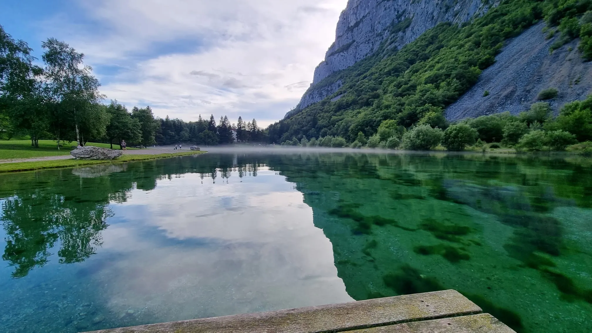 Montagna nell'acqua