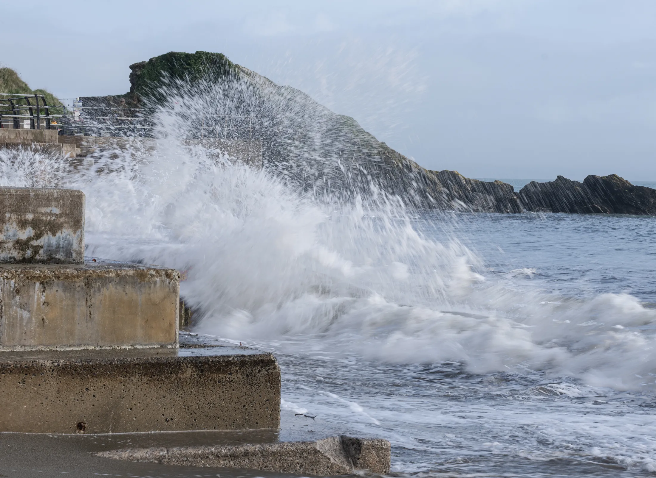 Looe concrete splash
