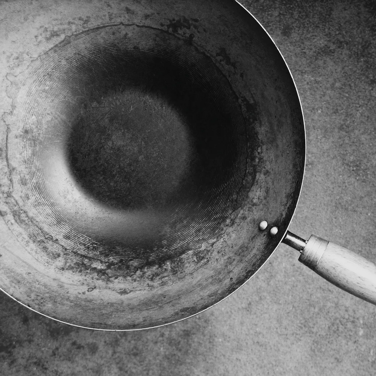 • Empty Carbon Steel Wok — b&w •