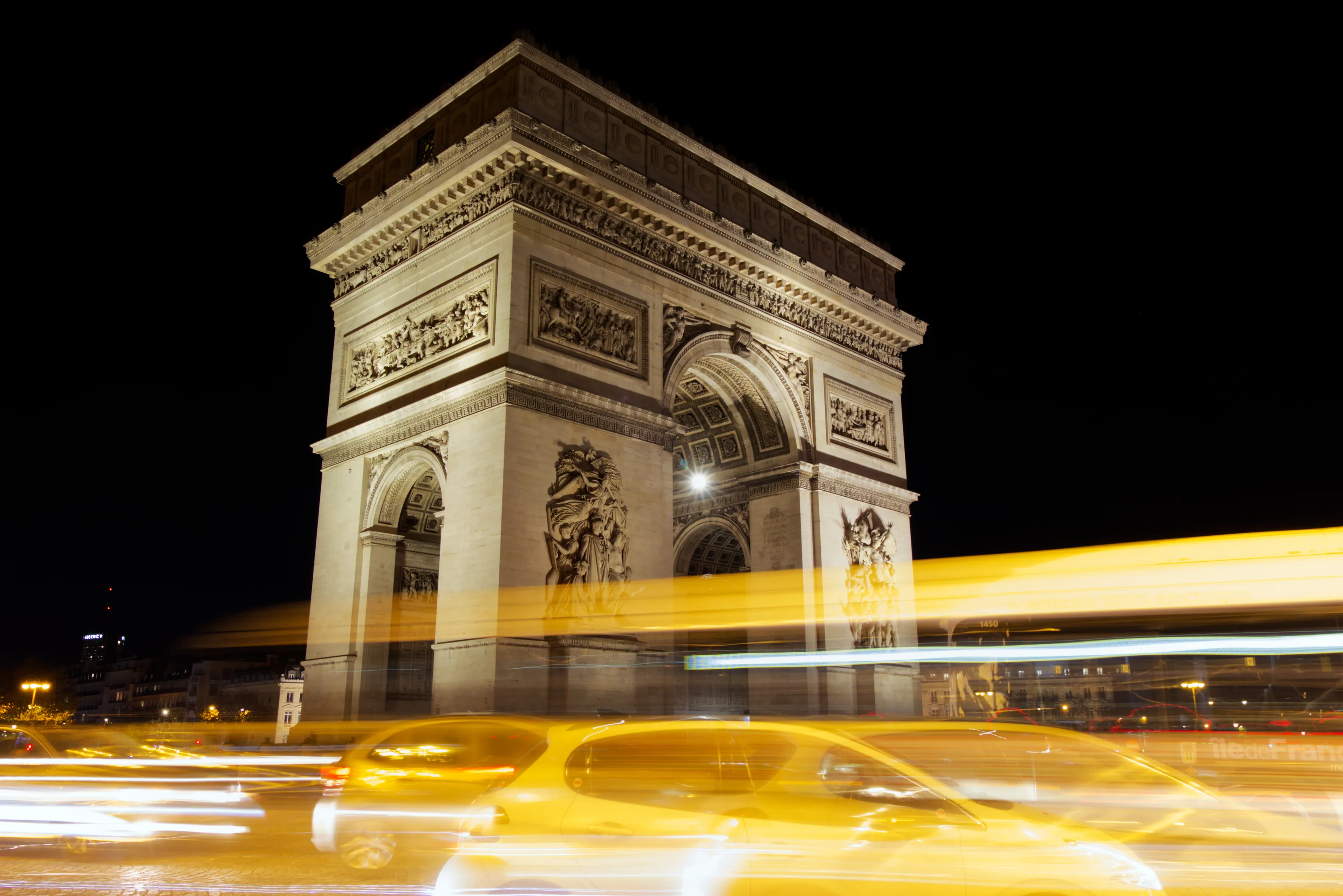 Light trails at the Arc de Triomphe