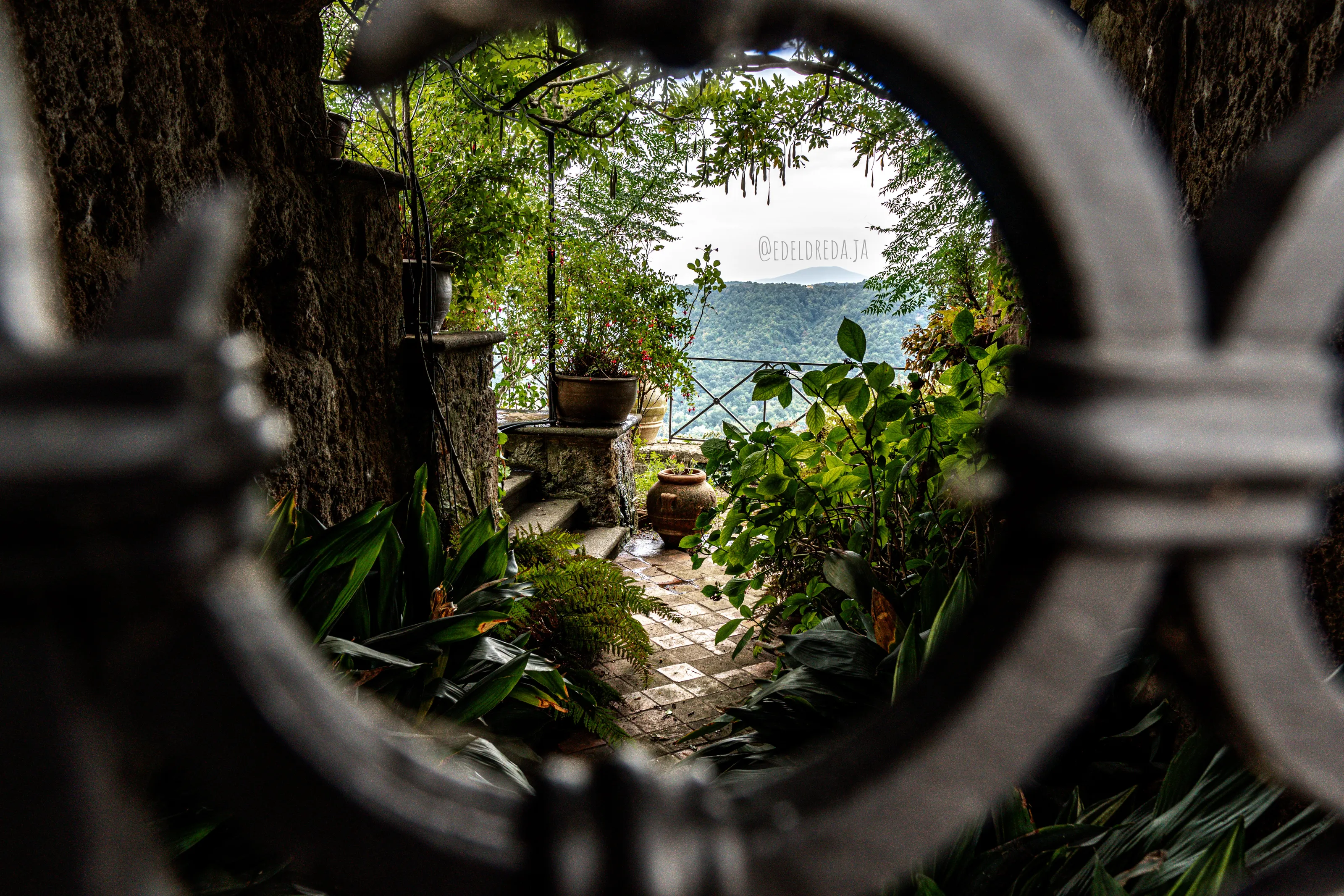 Secrete garden entry