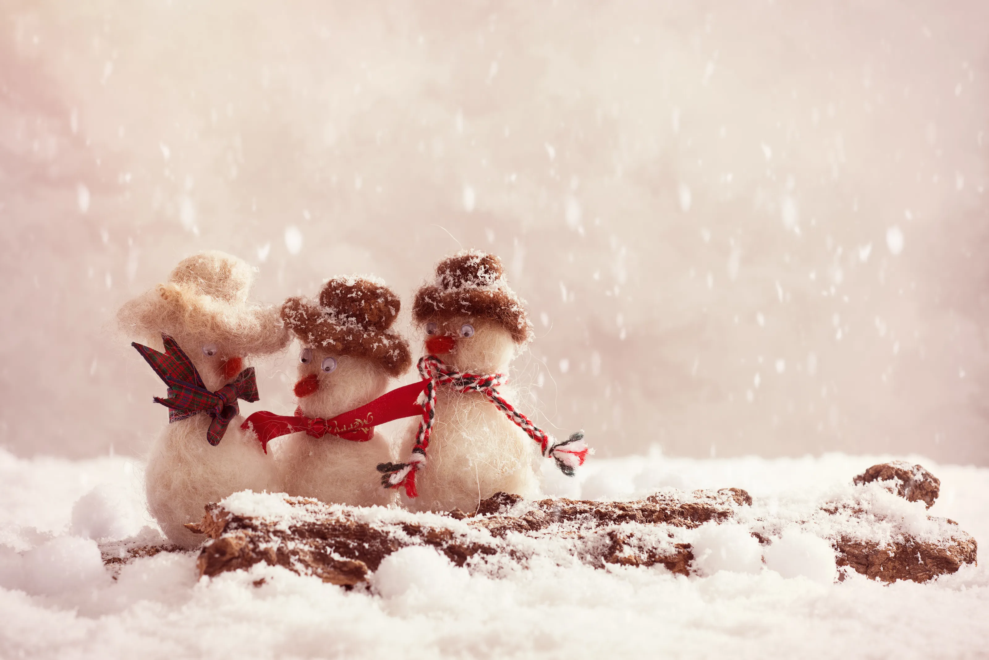 Gossiping Snowmen