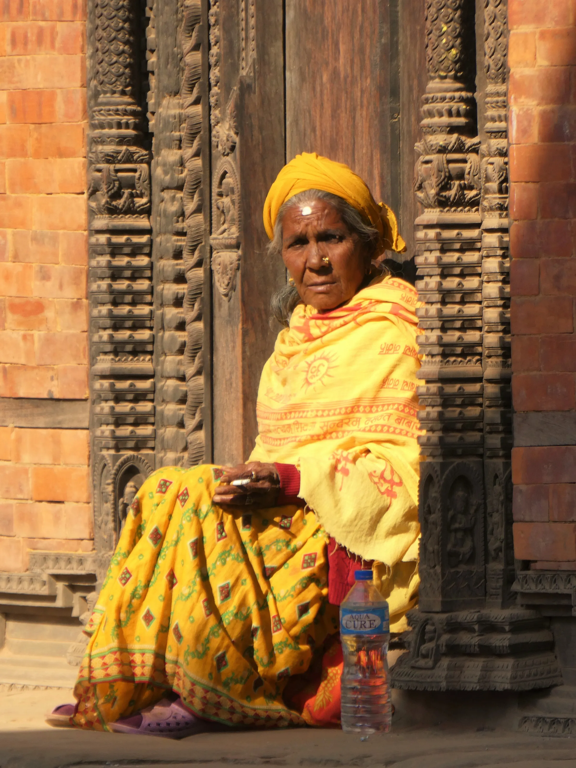 Watching the world go by, Bhaktapur