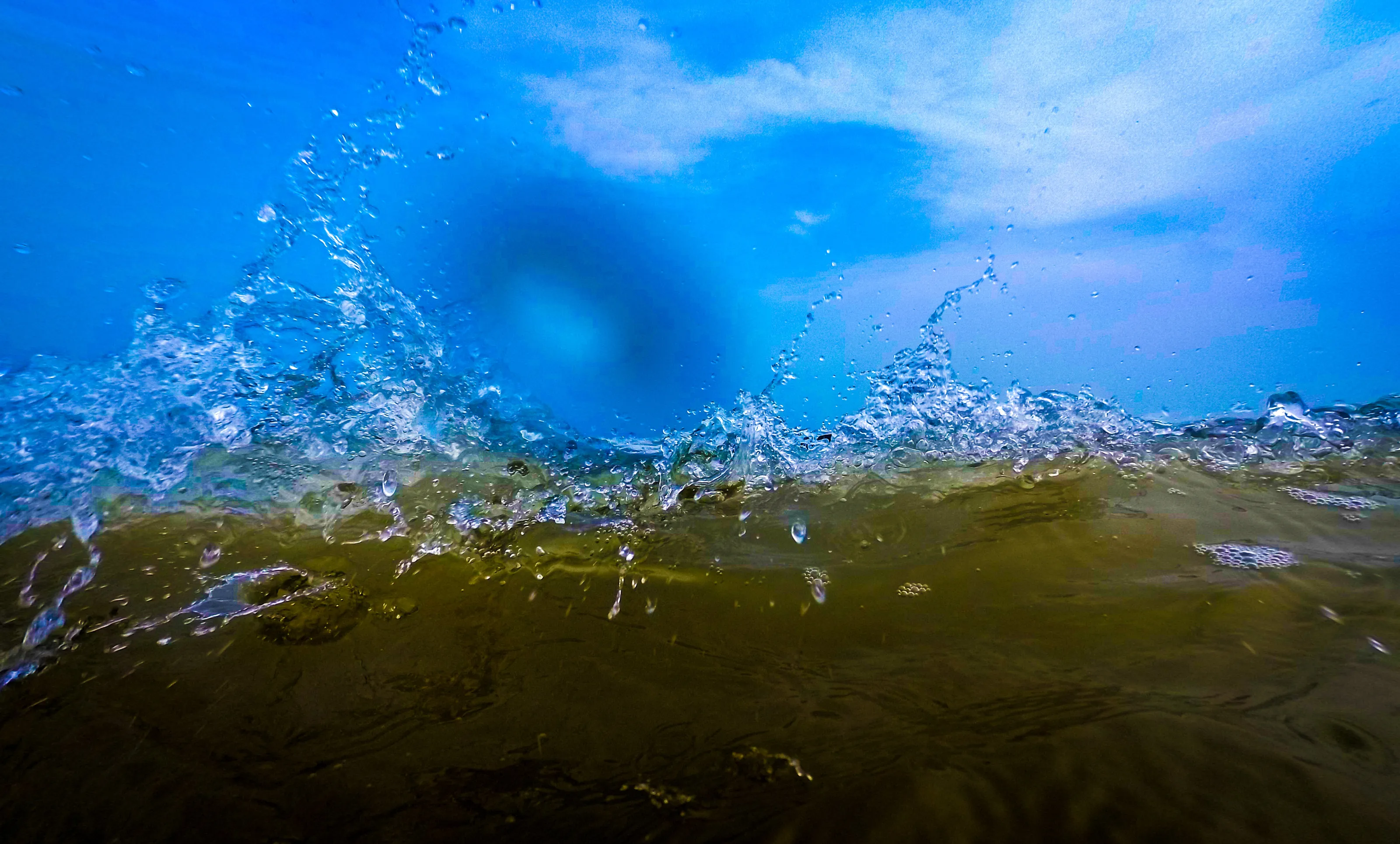 Sea waves