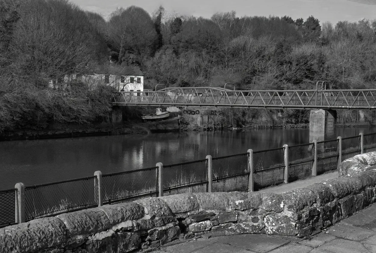 Monocrome River