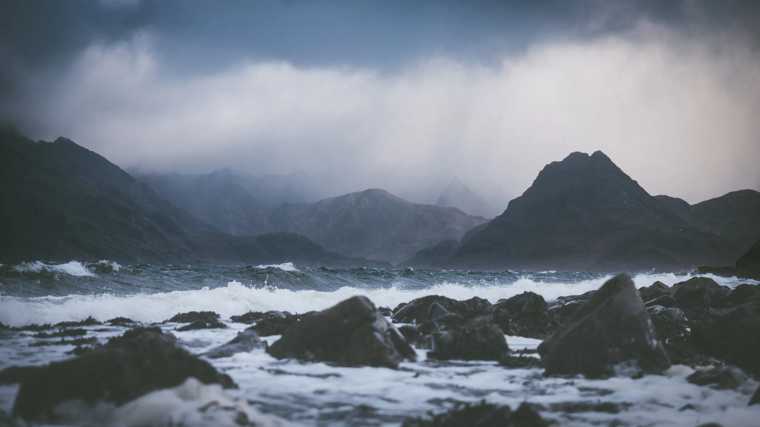 Storm Rolls into Elgol