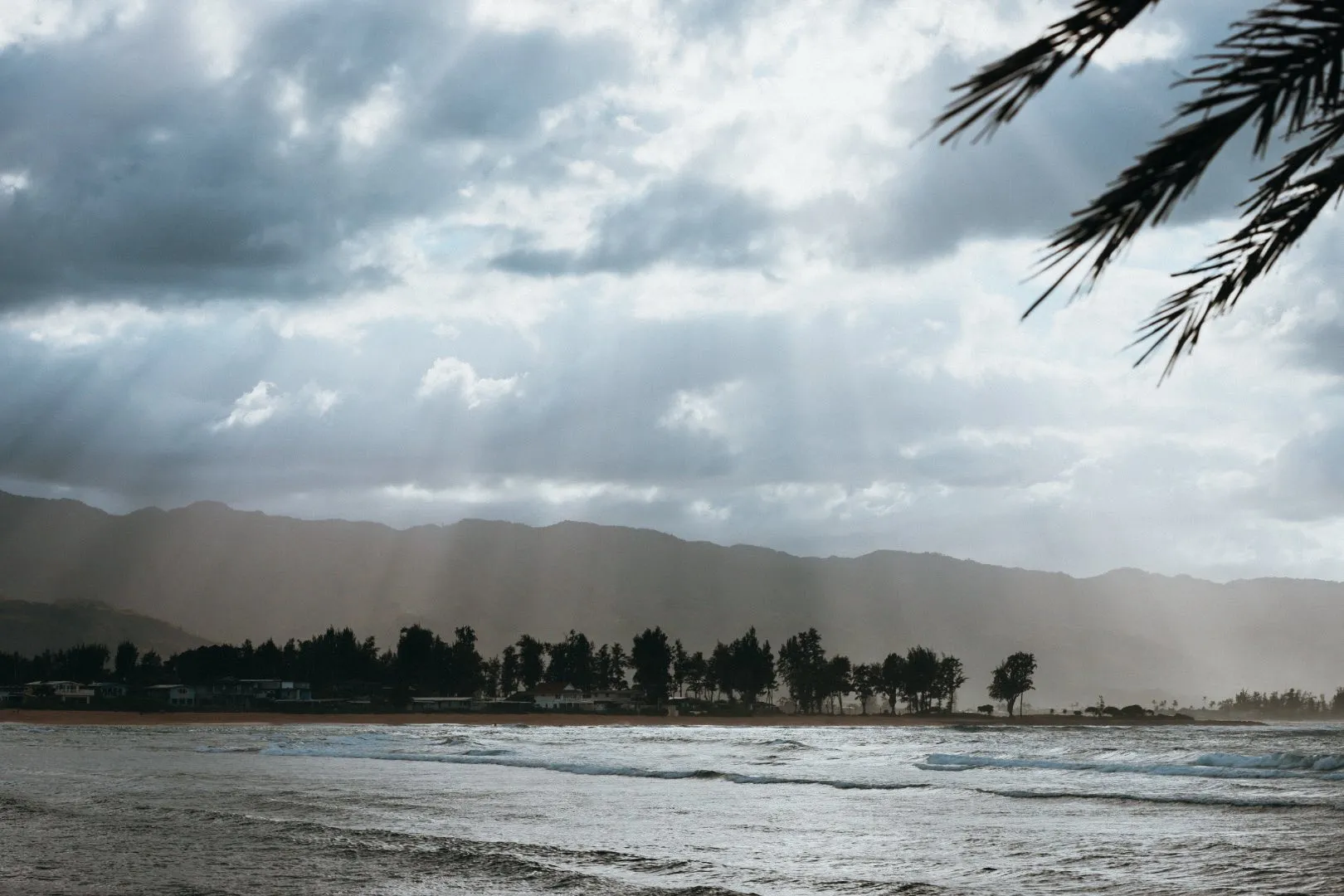 Beautiful Hawaiian sunshine over the ocean.