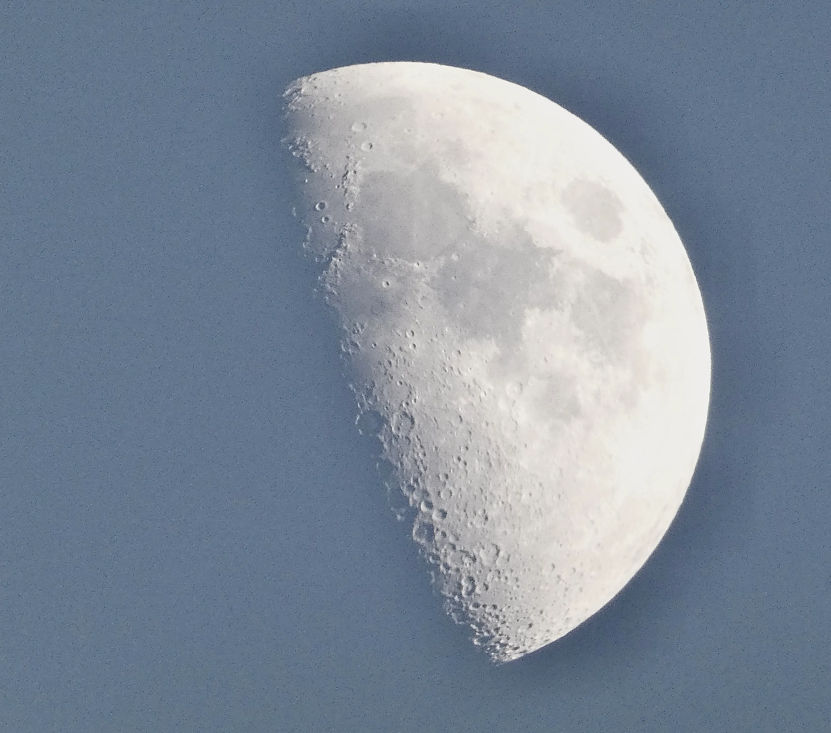 The Moon in Daytime (in colour)