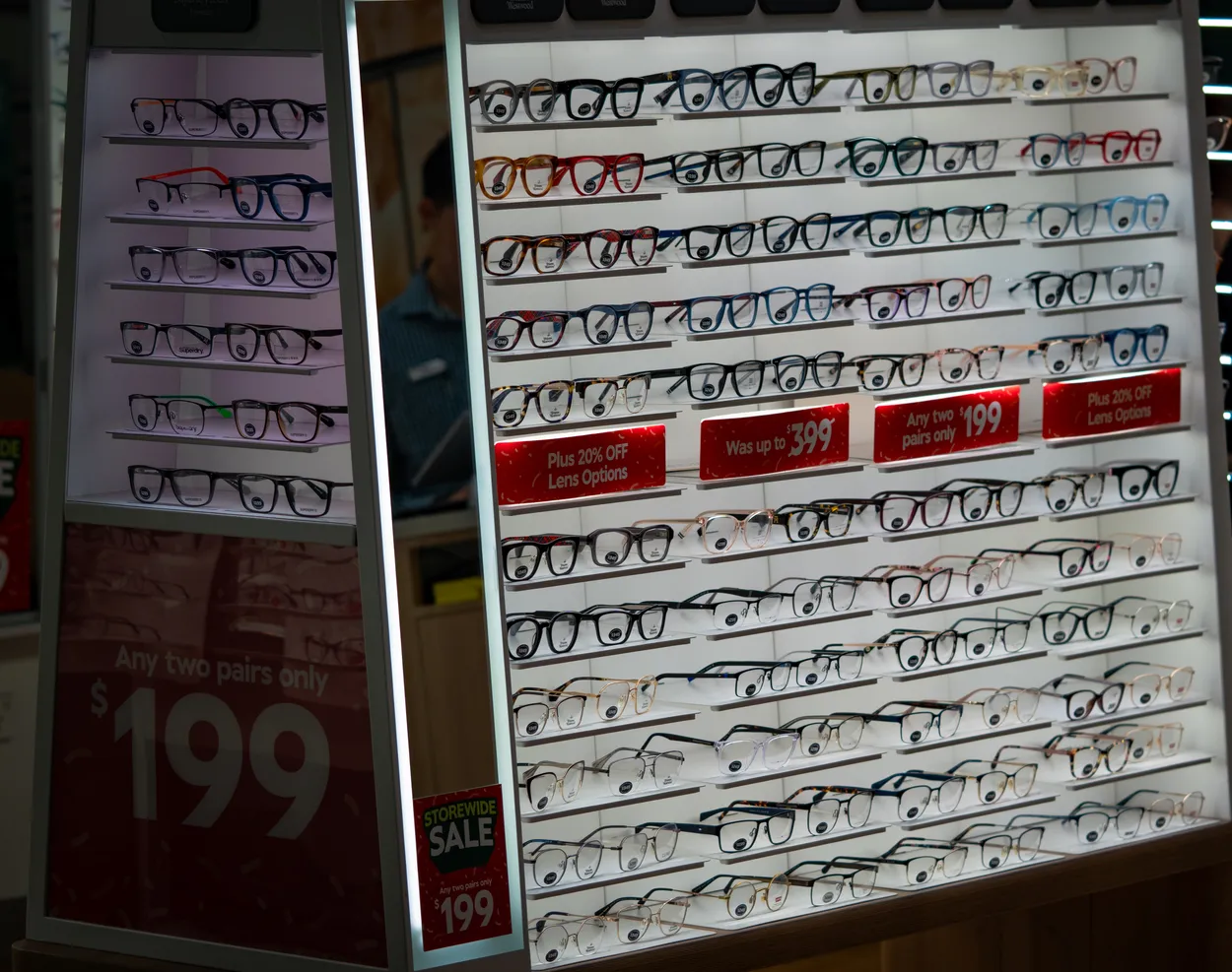 Optical Shop Frame Selection