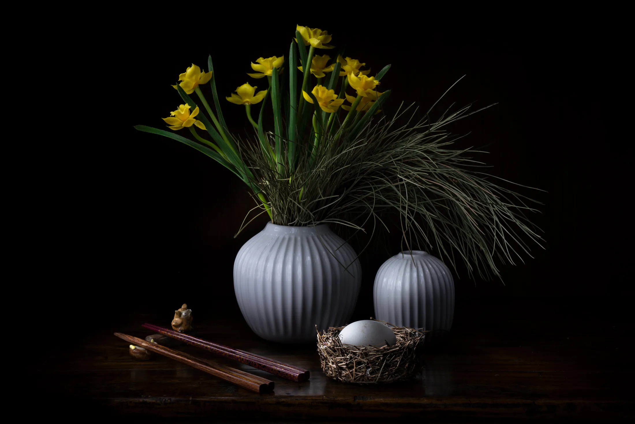 Egg and daffodils