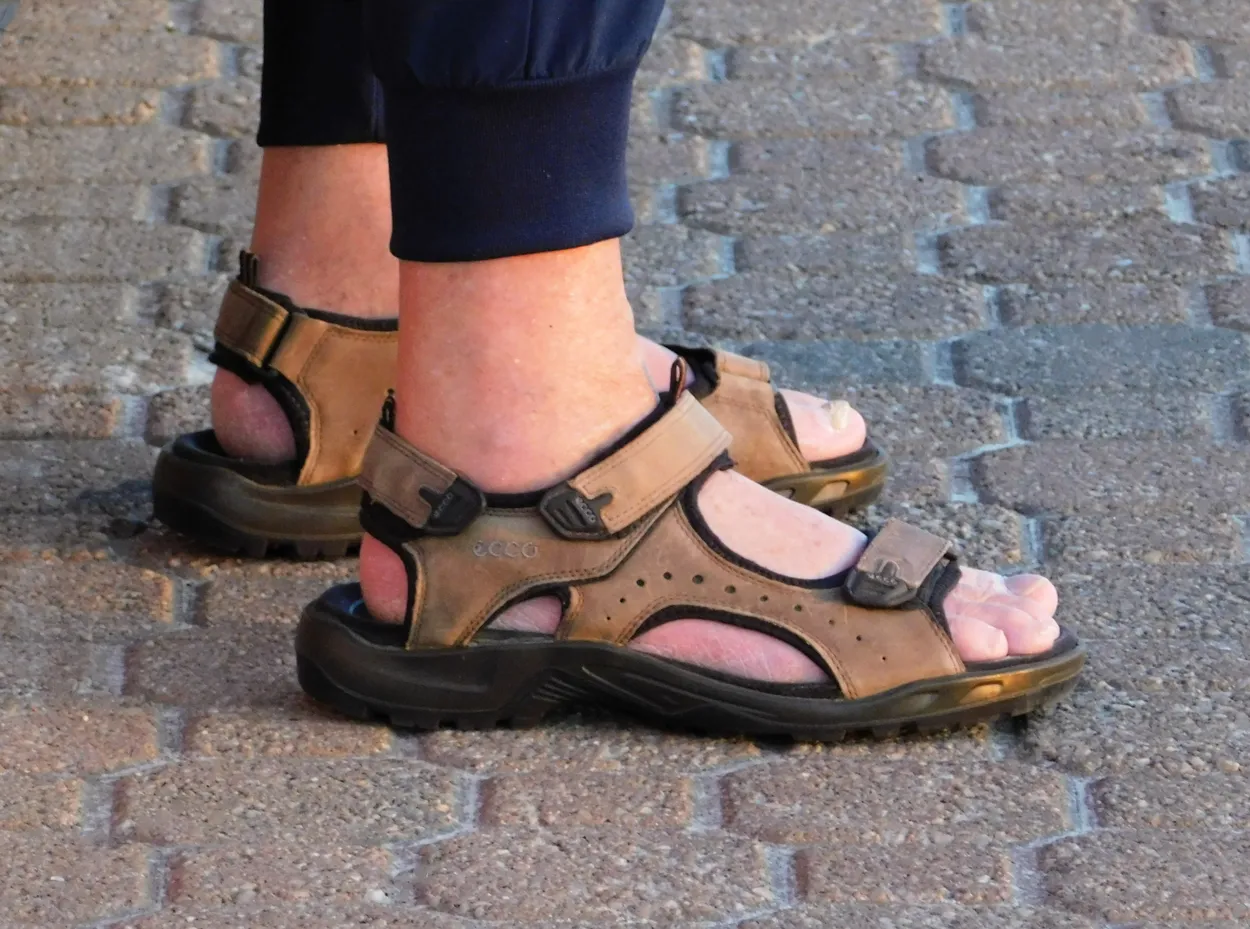 FOOTWEAR