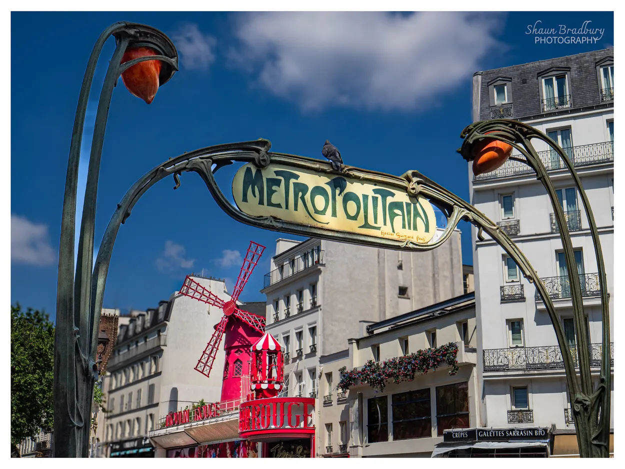 Peeking at the Moulin Rouge