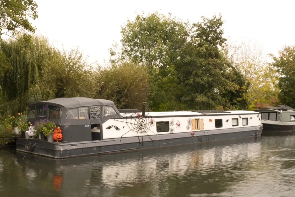 Halloween narrow boat