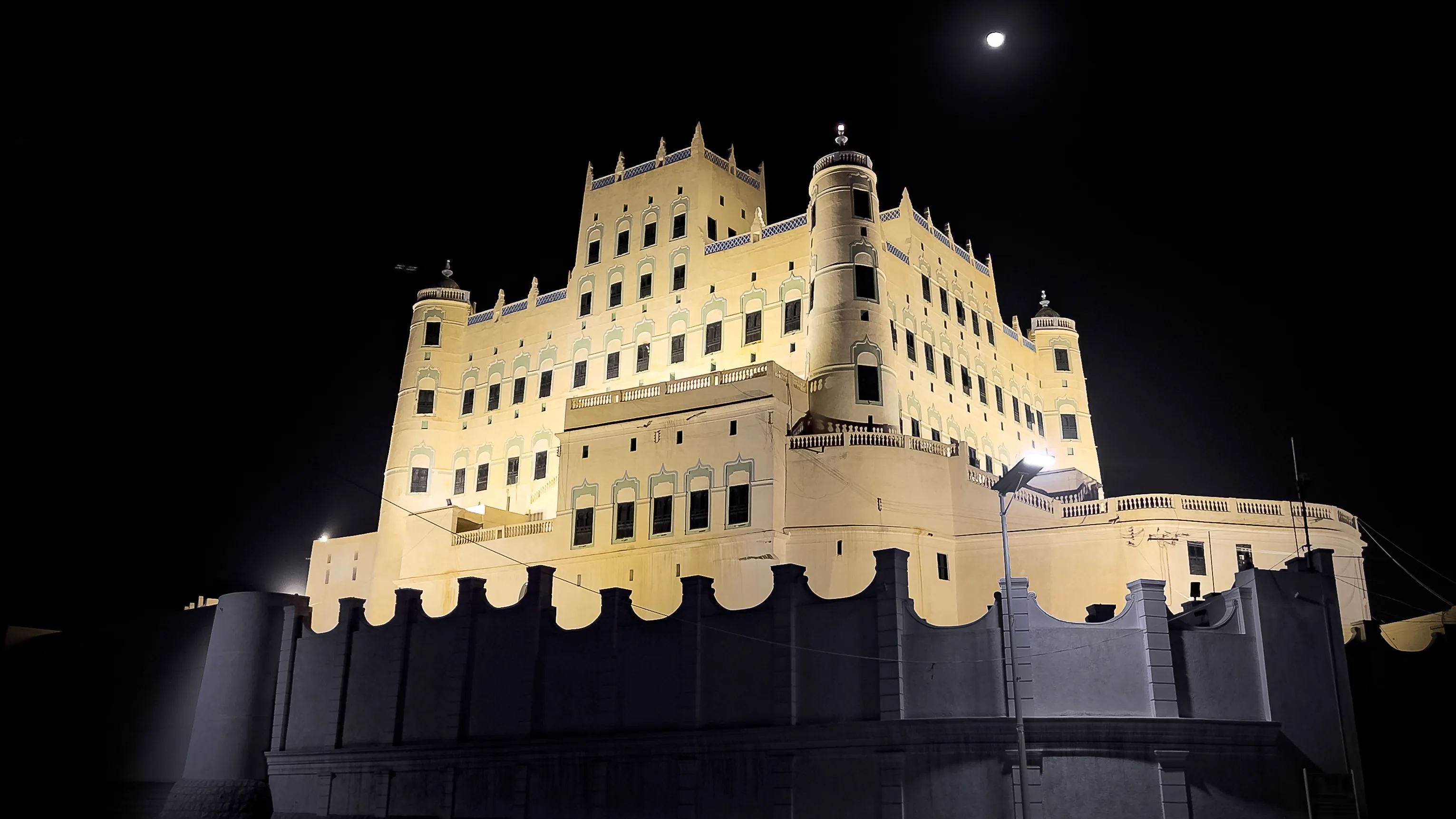 The World's Largest Mud-Brick Building