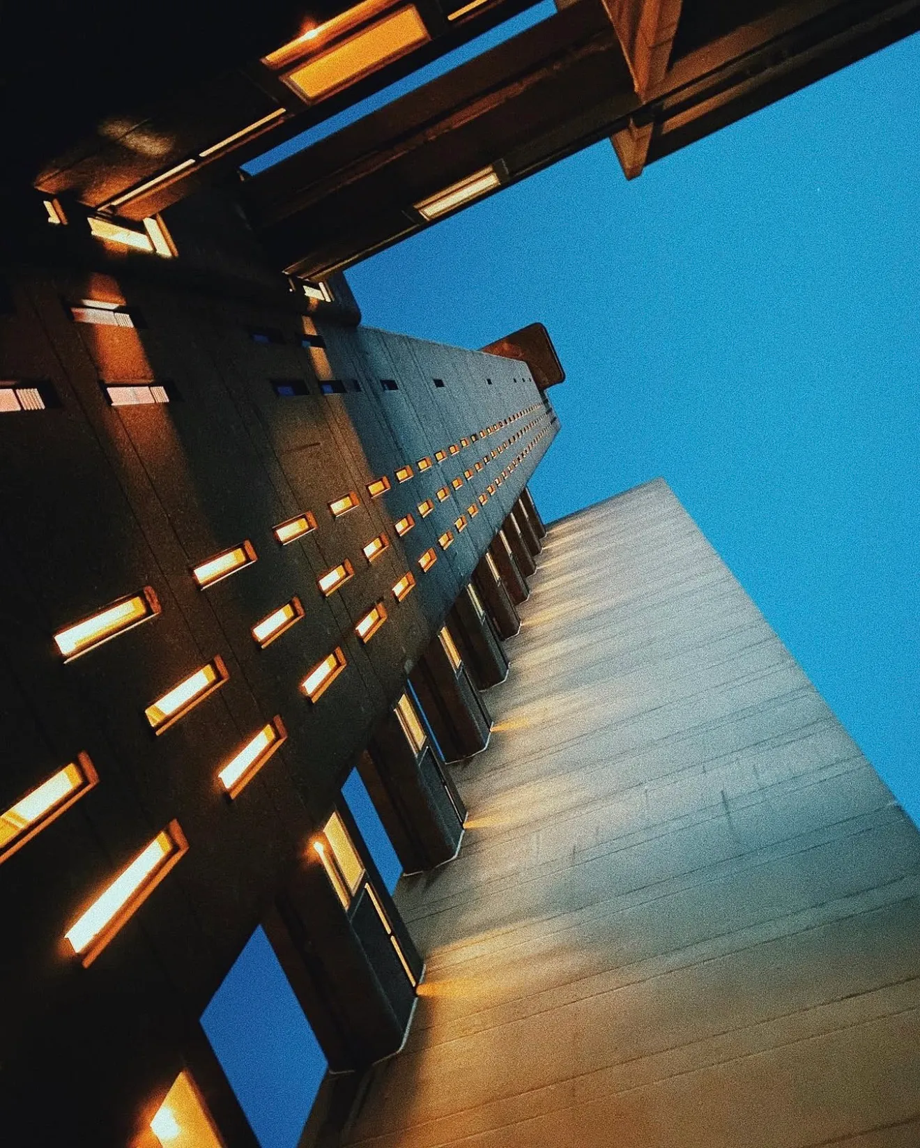 Trellick Tower, Night