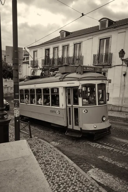 The legendary 28 tram