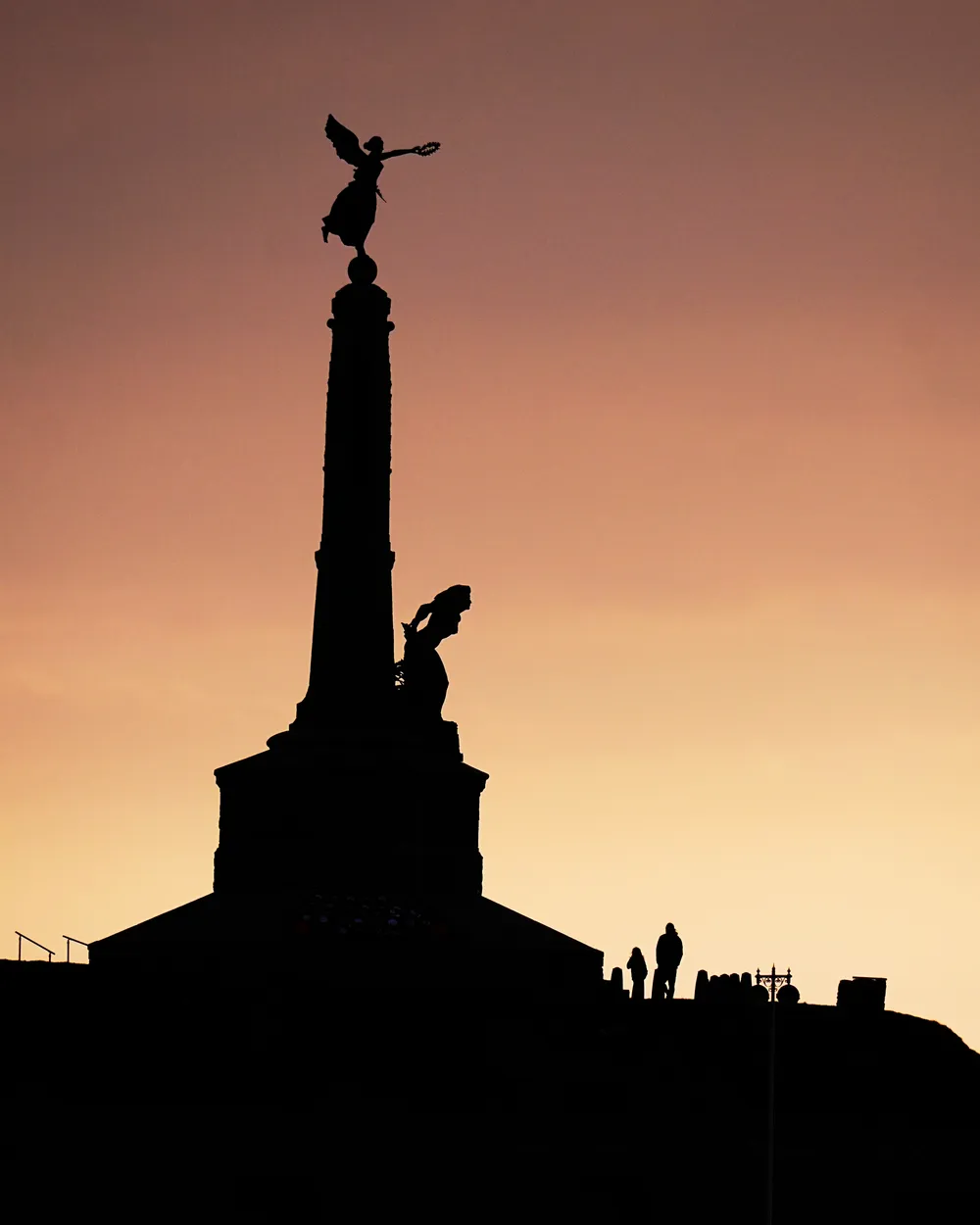 statue