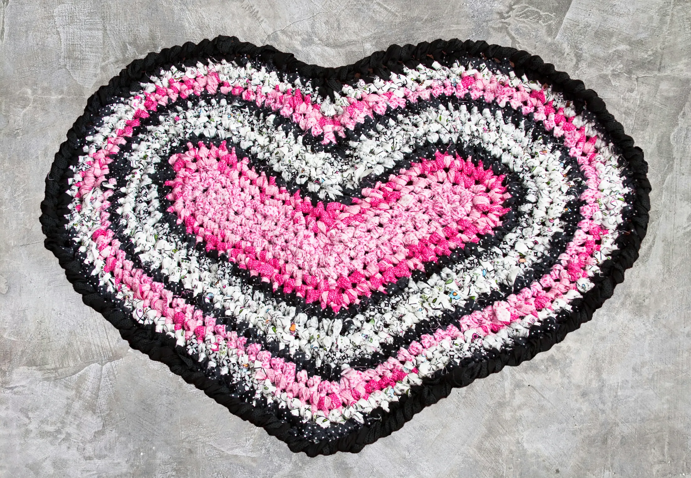 Crochet: Heart-Shaped Rag Rug