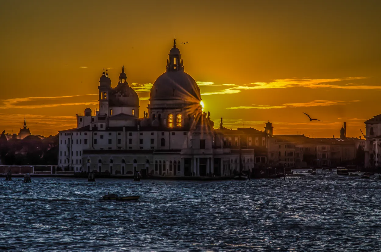 Sunset behind Santa Maria della Salute