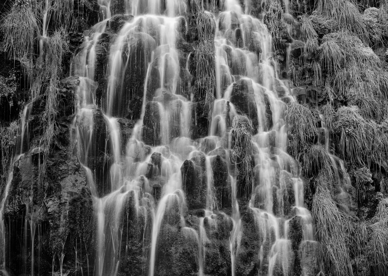 Grassy falls B&W