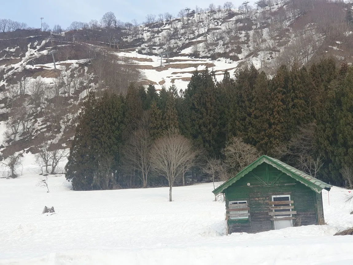 Green Hut in the Snow, Niigata