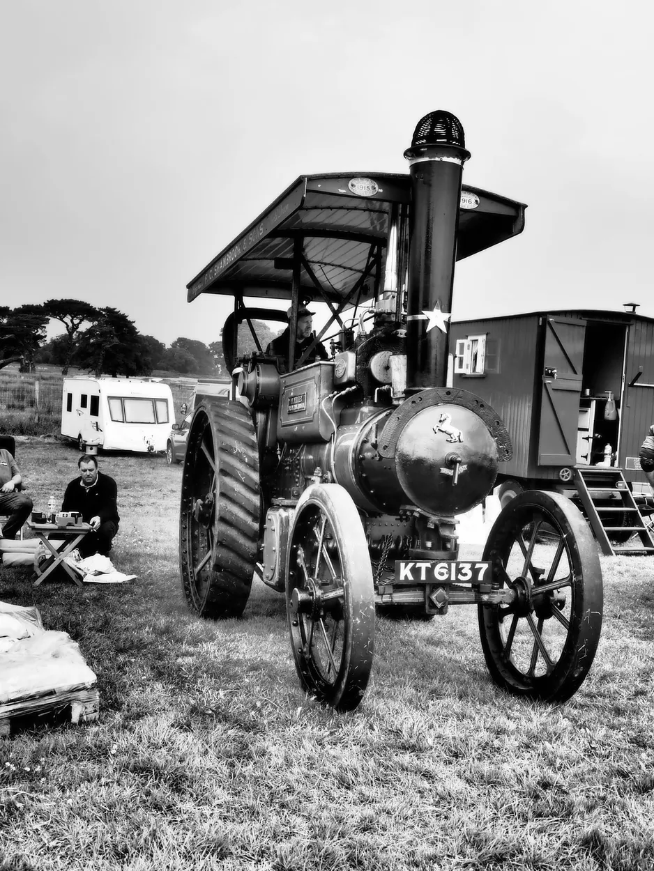 Powderham heritage vehicles fair