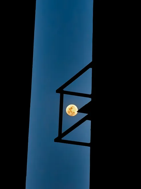 The Lunar Lantern 🌕