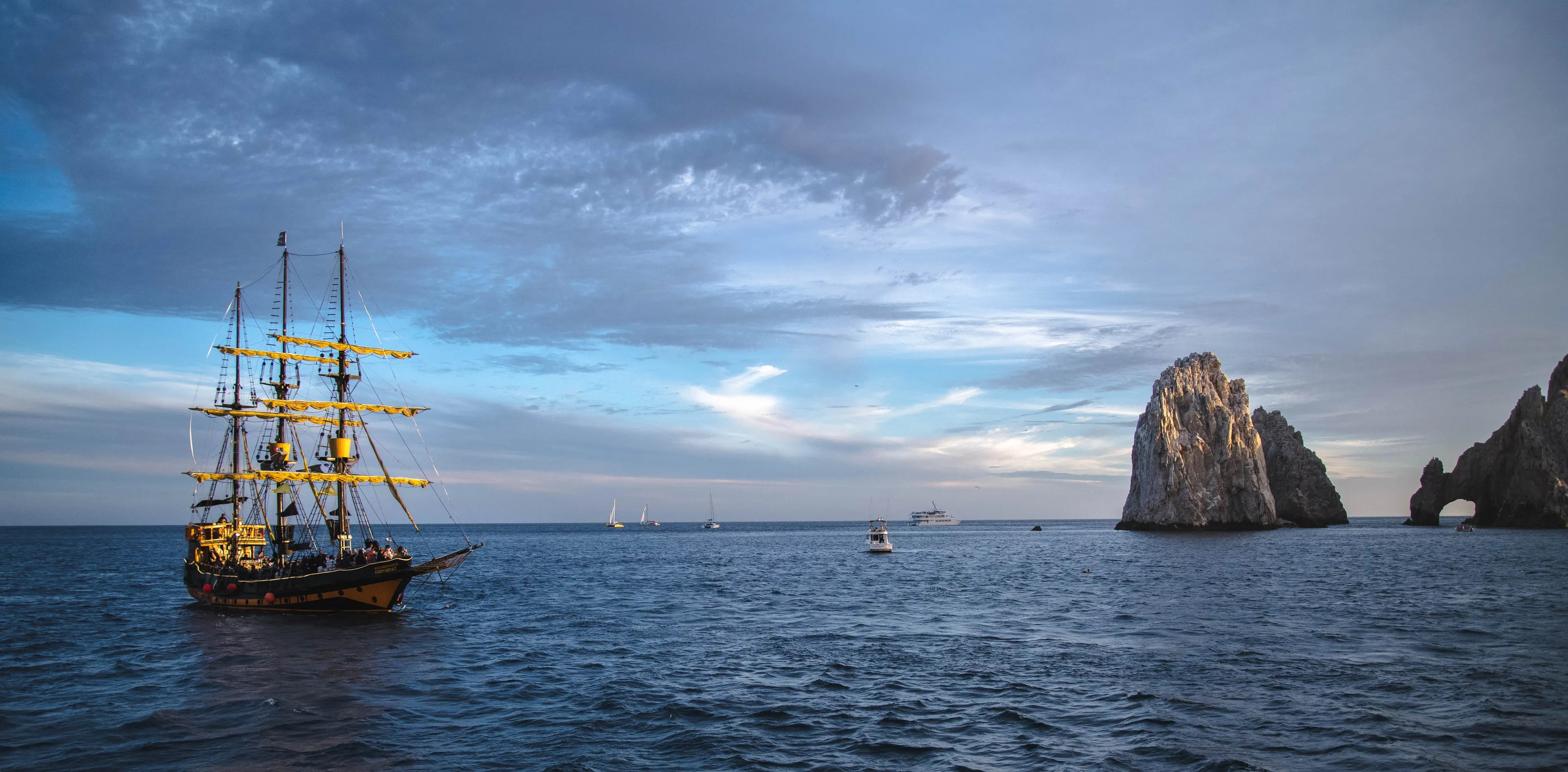 Pirate Ship and El Arco
