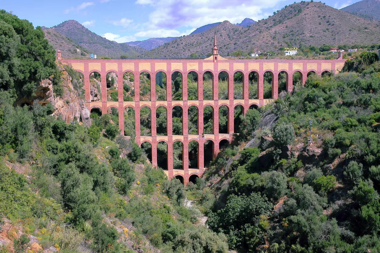 Acueducto del Águila (Eagle Aqueduct)
