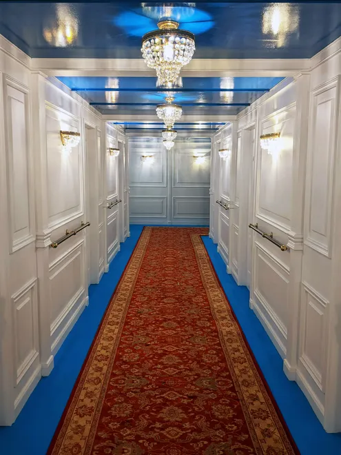 Titanic corridor