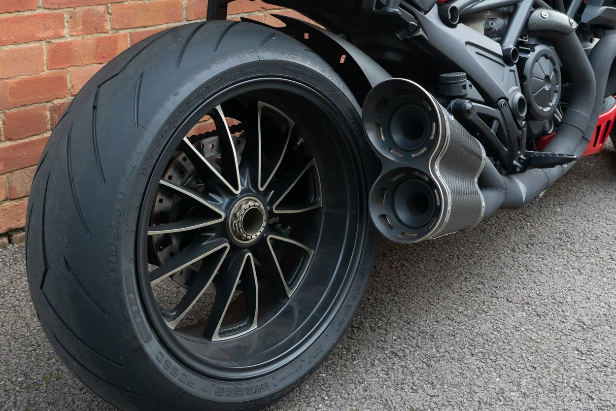 Motor cycle